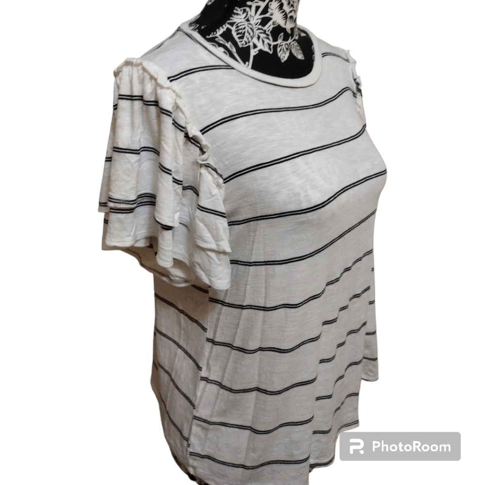 Green Envelope Los Angeles Ruffled Sleeves Top - Picture 5 of 7